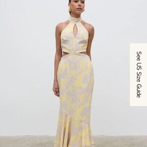 Nova Maxi Dress 
Pretty Lavish